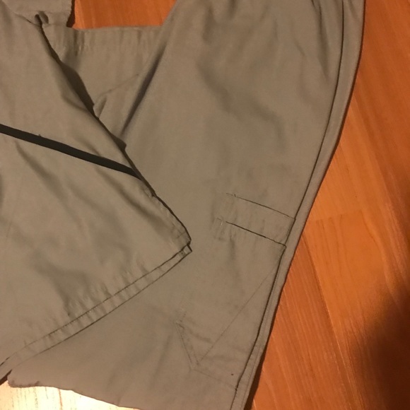 Cherokee Workwear Scrub set - Picture 2 of 6